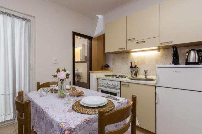 Apartment Vegas Novalja Ngoại thất bức ảnh